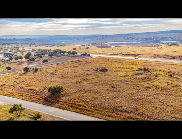 25,000M² VACANT LAND FOR SALE IN LAEZONIA